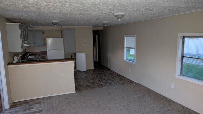 Building Photo - 3965 Tenniel Dr