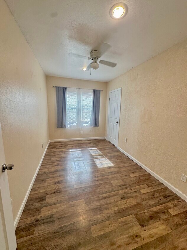 Foto del edificio - 611 Sheridan St