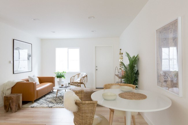 Foto del edificio - 368 N Avenue 57