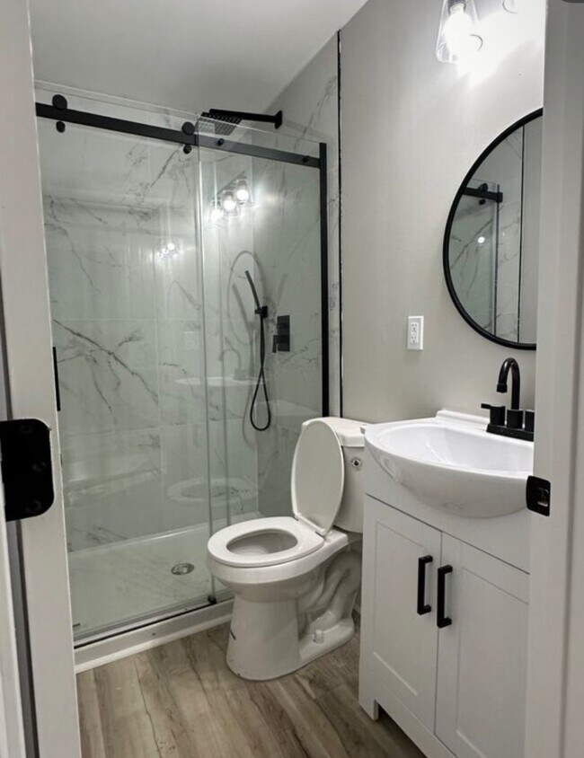 Foto del edificio - 2110 Mckinley Ave