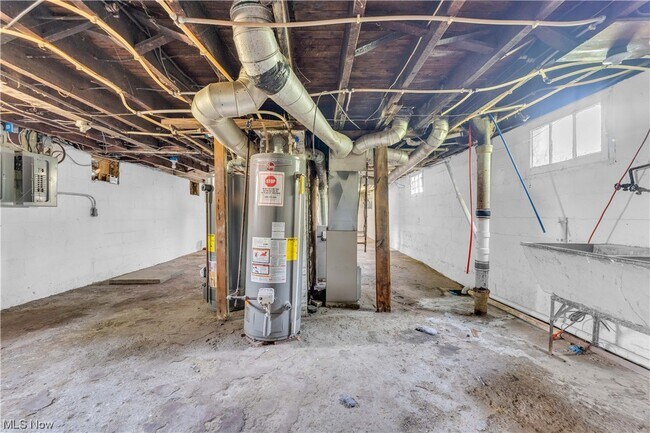 Building Photo - 3229 W 32nd St