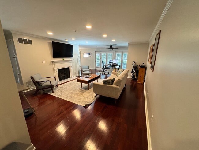 Photo - 3201 Lenox Rd NE House