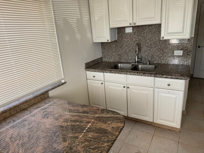 Photo - 10049 Frontage Rd (Skokie, IL) Townhome