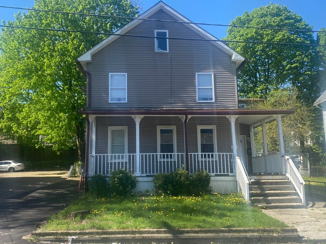 46 Ward St Unit 1, Waterbury, CT 06704 Room for Rent in Waterbury, CT