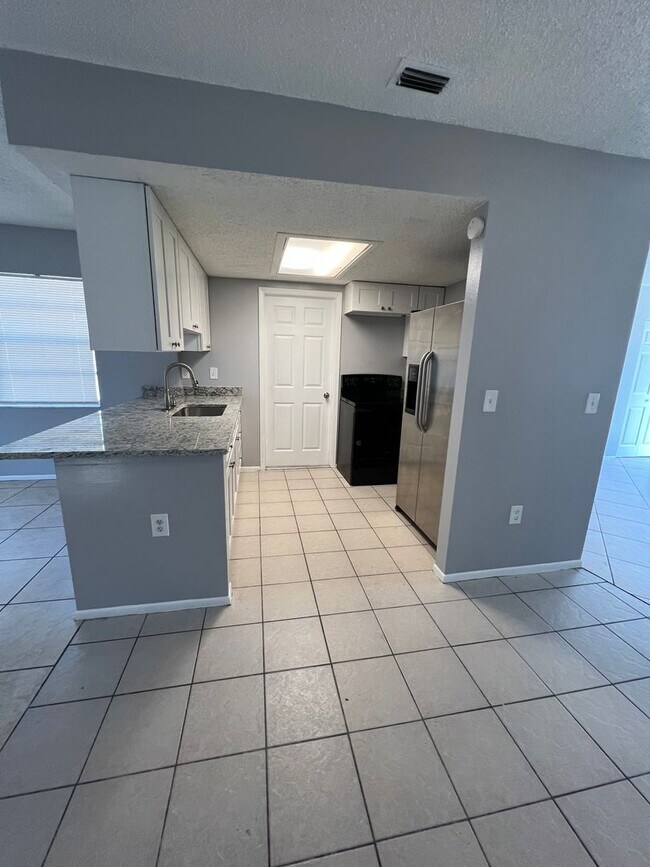 Foto del edificio - Updated 2/1 Home Coming Soon!