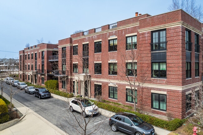 Building Photo - 723 N McKinley Rd
