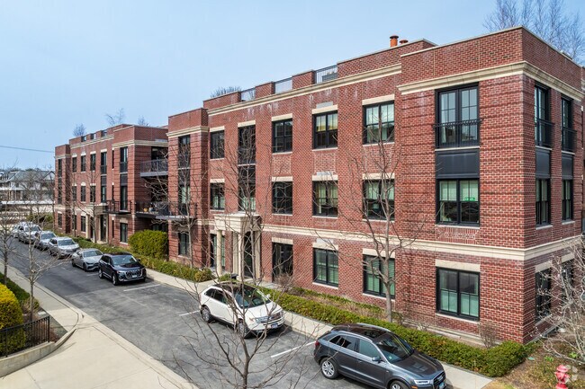 Foto del edificio - 723 N McKinley Rd