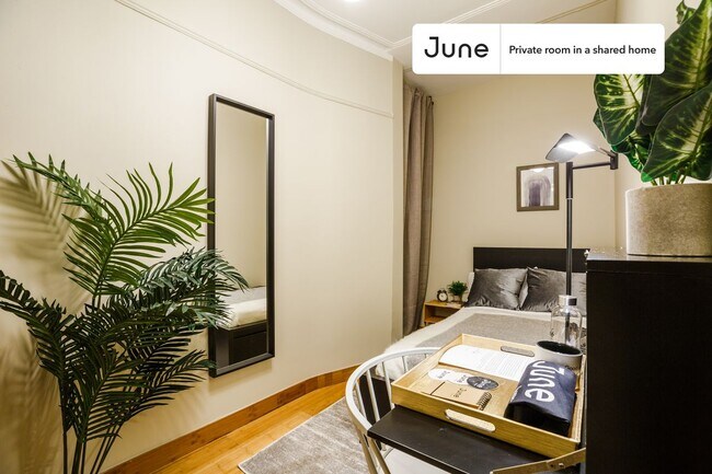 Foto del edificio - Room in Shared 3 bed/1 bath home in Hell's Kitchen
