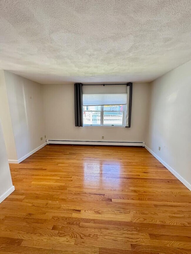 Foto del edificio - 12 Gardner St