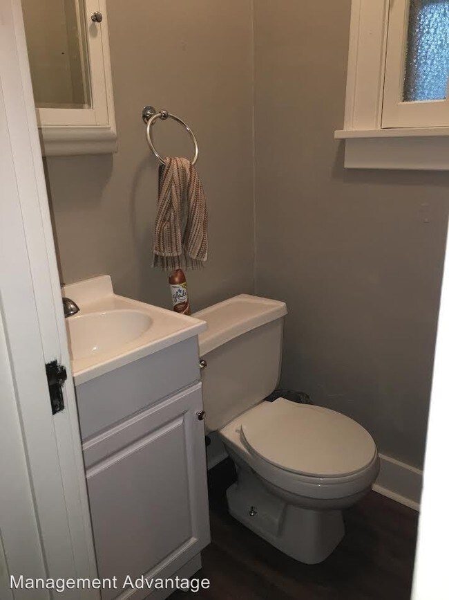 Foto del edificio - 802 Ferry St