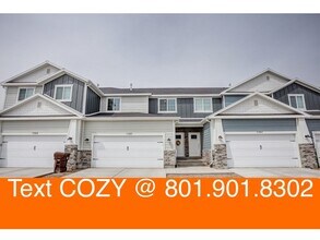 Building Photo - 7567 N Cottage Ln
