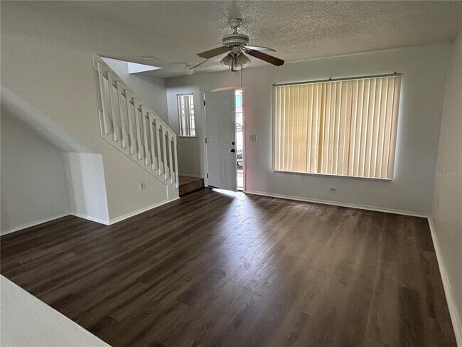 Foto del edificio - 1203 Carey Glen Cir