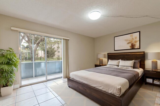 Foto del edificio - 13355 SW 9th Ct