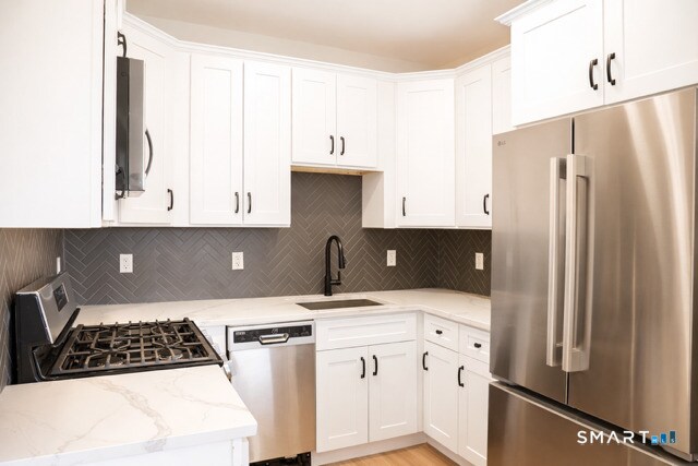 Foto del edificio - 937 Post Rd