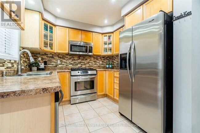 Photo du bâtiment - 65 Sedgewick Cir