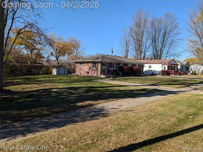 Building Photo - 6023 N Globe St