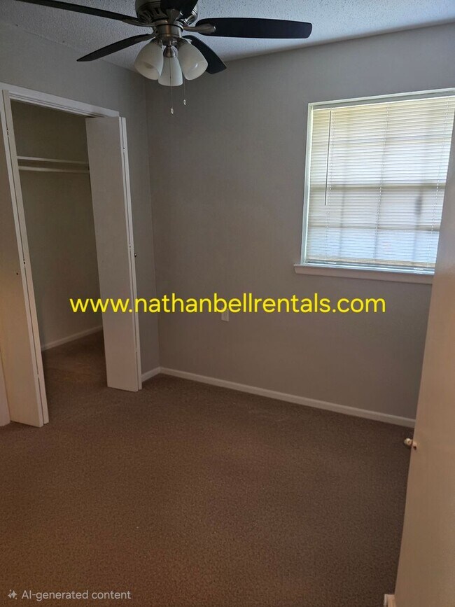 Foto del edificio - 1075 22nd St NE
