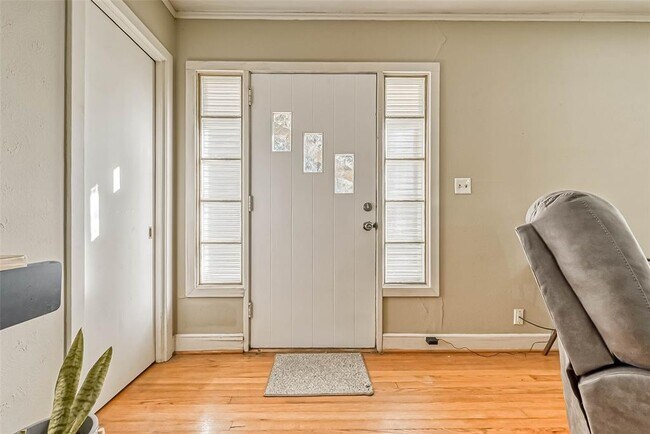 Foto del edificio - 515 Breezy Ln