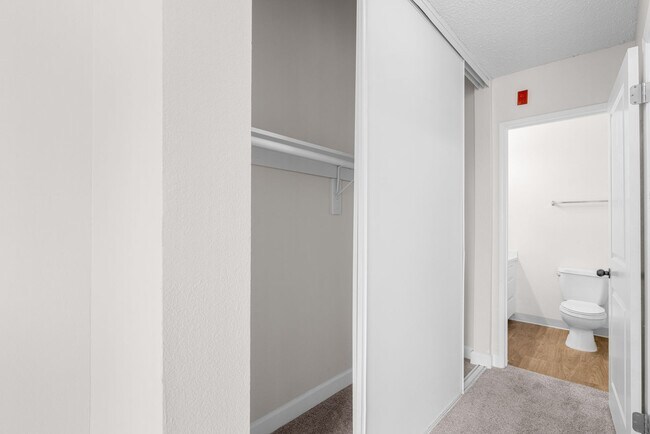 Interior Photo - Diplomat Apartments