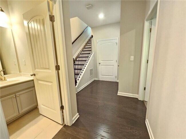 Foto del edificio - 871 Sunset Park Dr