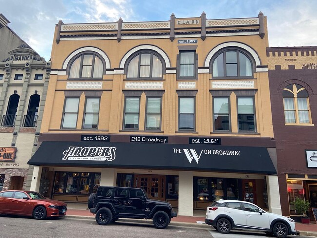 Prime Downtown Location - 219 Broadway St