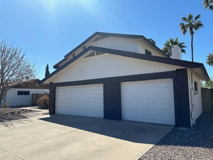 Primary Photo - For Lease $2,750 4 Bedrooms-2.5 Baths-3 Ca...