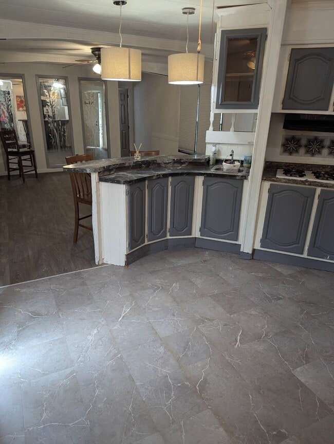 Building Photo - 9605 Ocean Dr