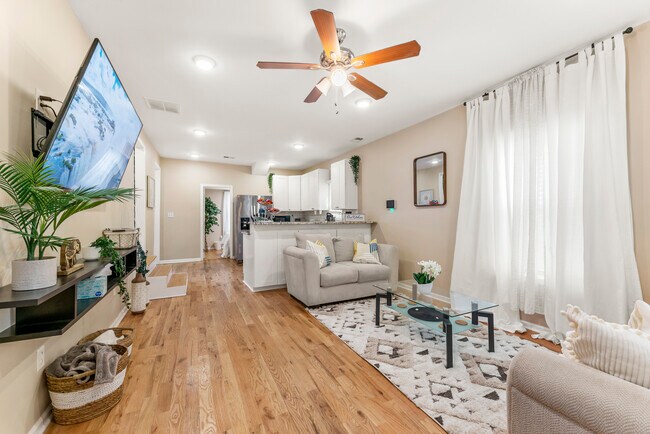 Photo - 1594 Jonesboro Rd SE House