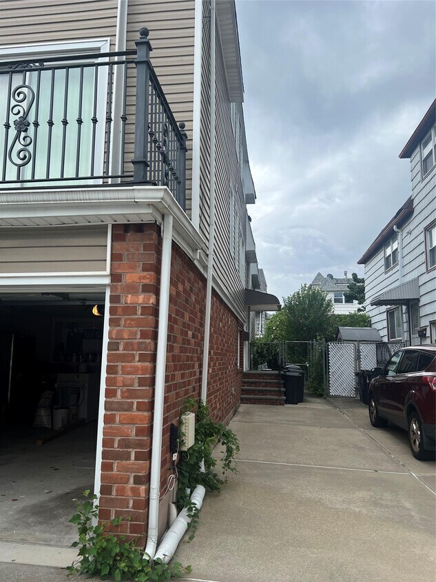 Foto principal - 15-26-26 215th St