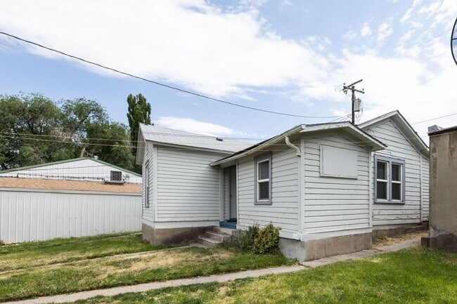 Foto del edificio - 2 BED 1 BATH HOME IN POCATELLO - AVAILABLE NOW