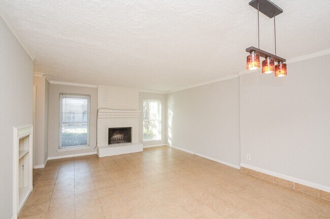 Foto del edificio - 8728 Wilcrest Dr