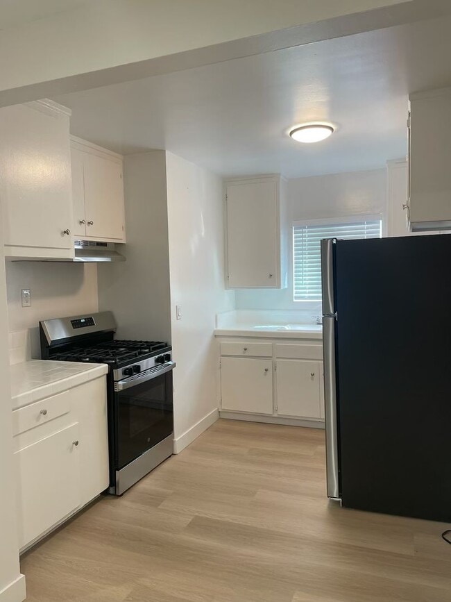 Photo - 4122 S Grand View St Apartment