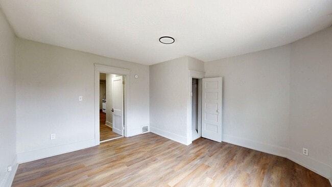 Building Photo - 1141 McKinley Ave