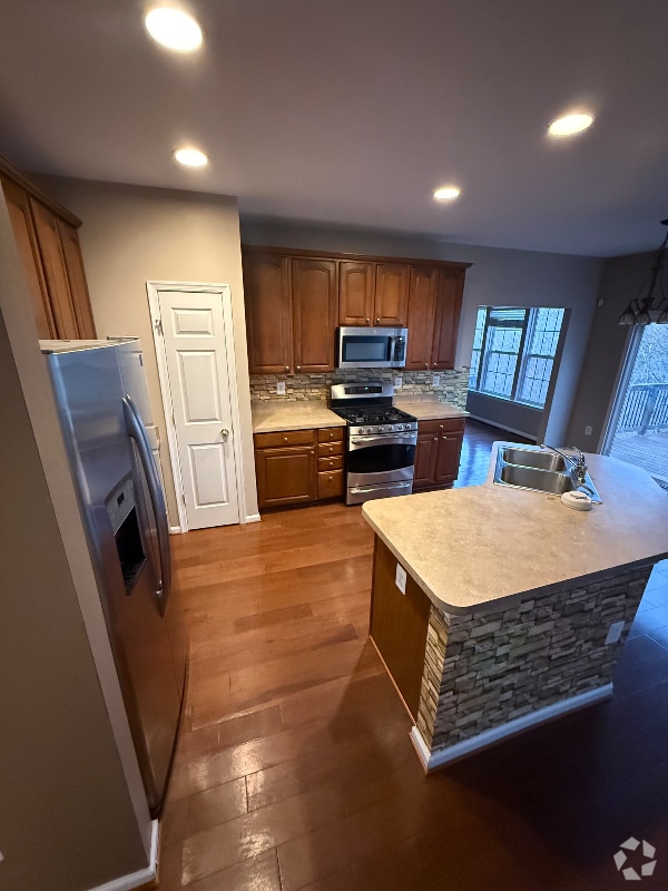 Building Photo - 144 Executive Cir