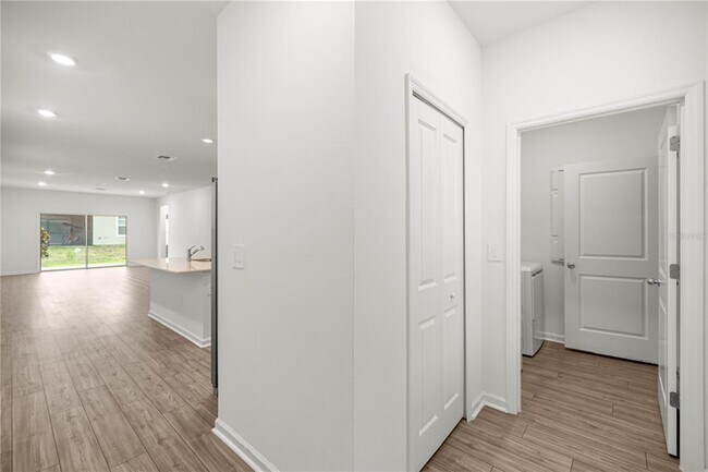 Building Photo - 4610 SW 83rd Lp