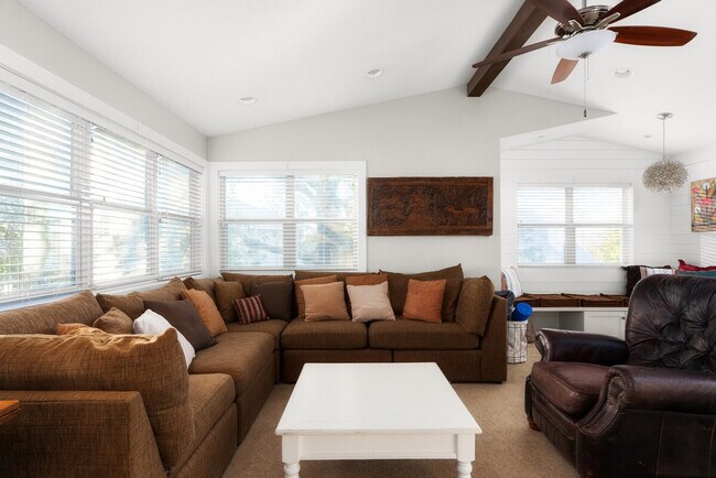 Foto del edificio - 709 Colonial Park Blvd