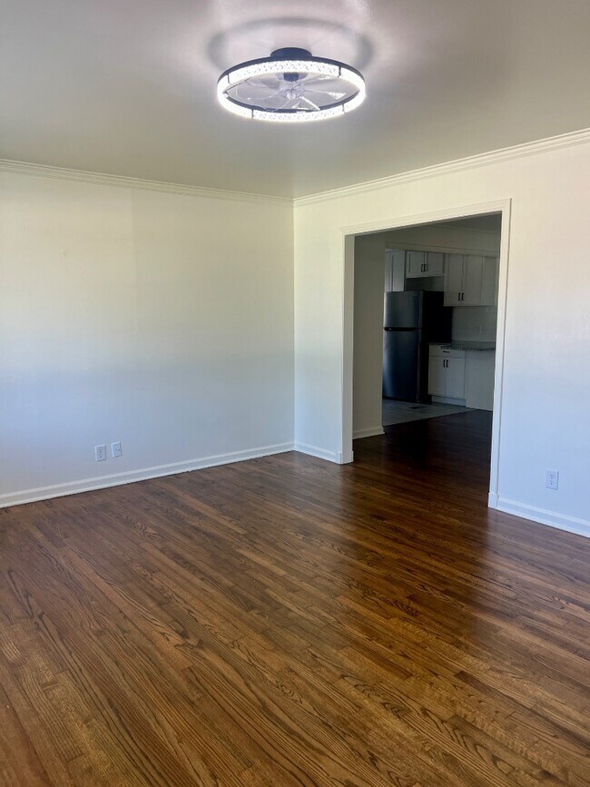Building Photo - 2215 S Winston Ave