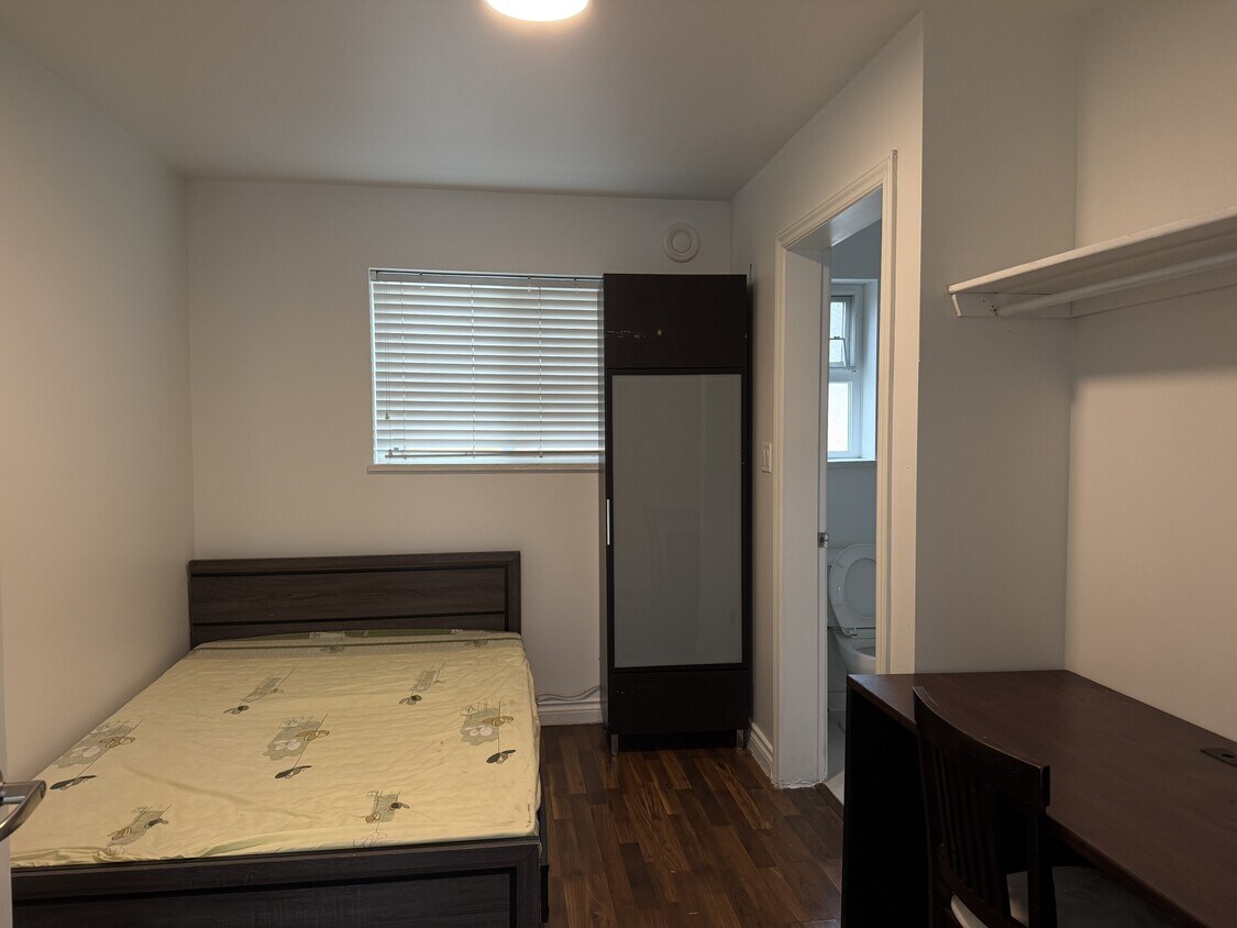 Photo du bâtiment - 2189 Brigadoon Ave