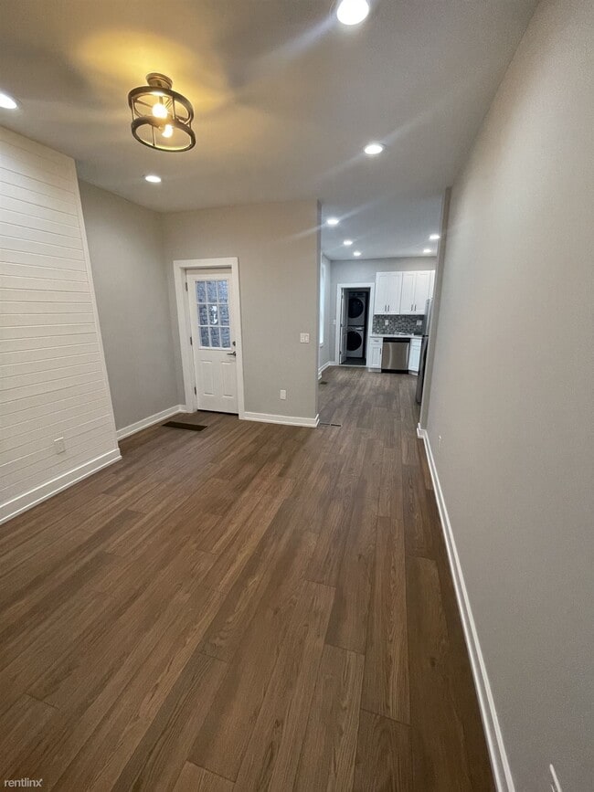 Foto del edificio - 1 br, 1 bath Duplex - 168 Green Lane Level 1