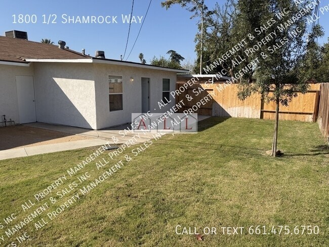 Building Photo - 1800 1/2 Shamrock Way-