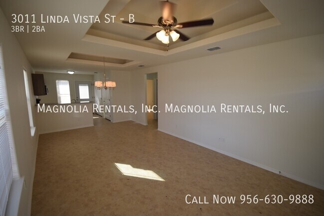 Building Photo - Tulipan Villas Apartments