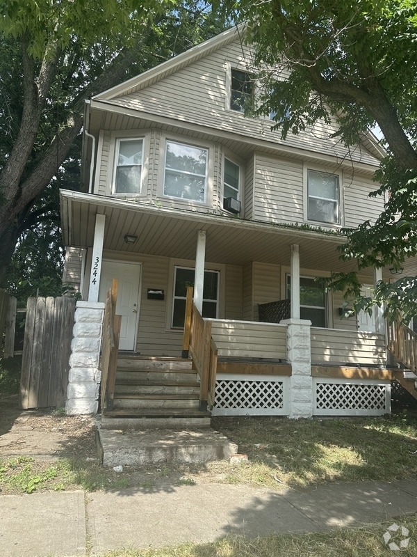 Building Photo - 3244 W 92nd St
