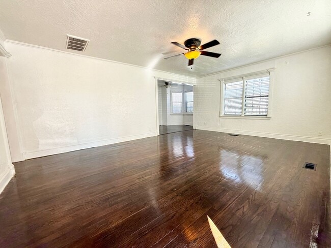 Building Photo - Unique & Remodeled!