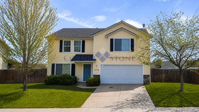 Building Photo - 2678 N Kelsan Ave
