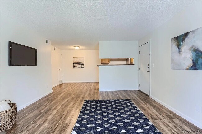 Foto del edificio - 13261 E Asbury Dr