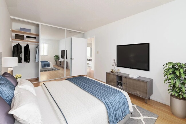 Building Photo - One bedroom  just a few steps away from the beach;