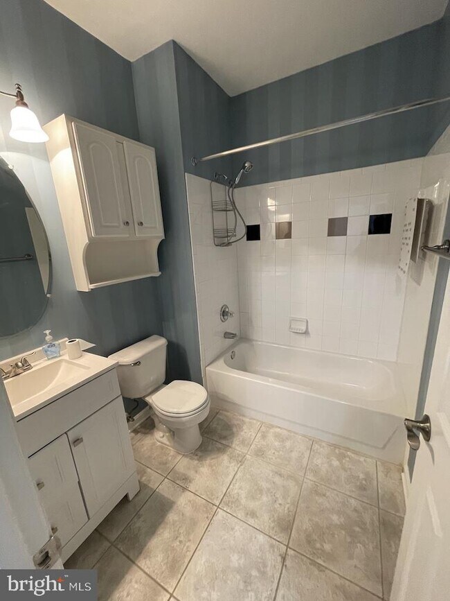 Building Photo - 21778 Kelsey Square