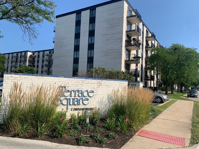 Foto del edificio - 9701 Dee Rd