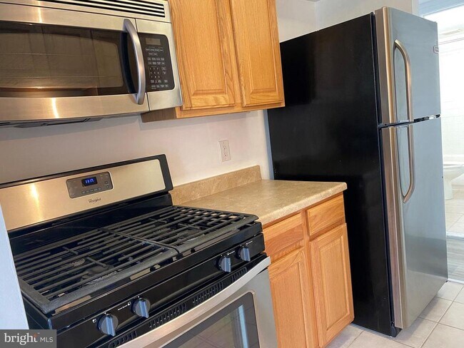 Building Photo - 110 Duvall Ln