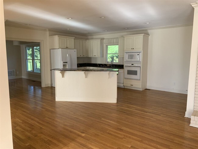 Foto del edificio - 8629 Nashville Rd
